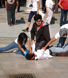 Los jóvenes realizan protestas pacíficas contra EPN