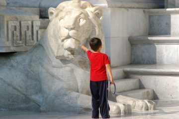 El león no muerde...